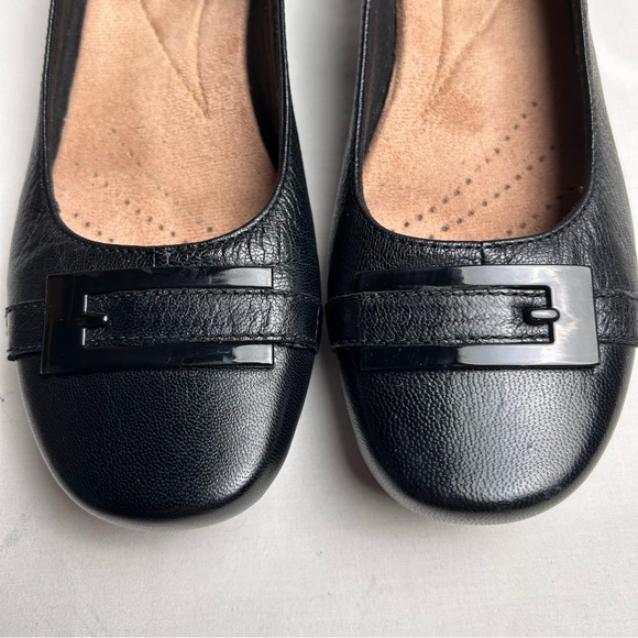 Clarks Women's Black Leather Loafers - Picture 2 of 12